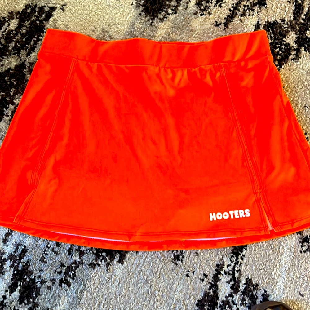BRAND NEW hooters skirt for golf. Size M